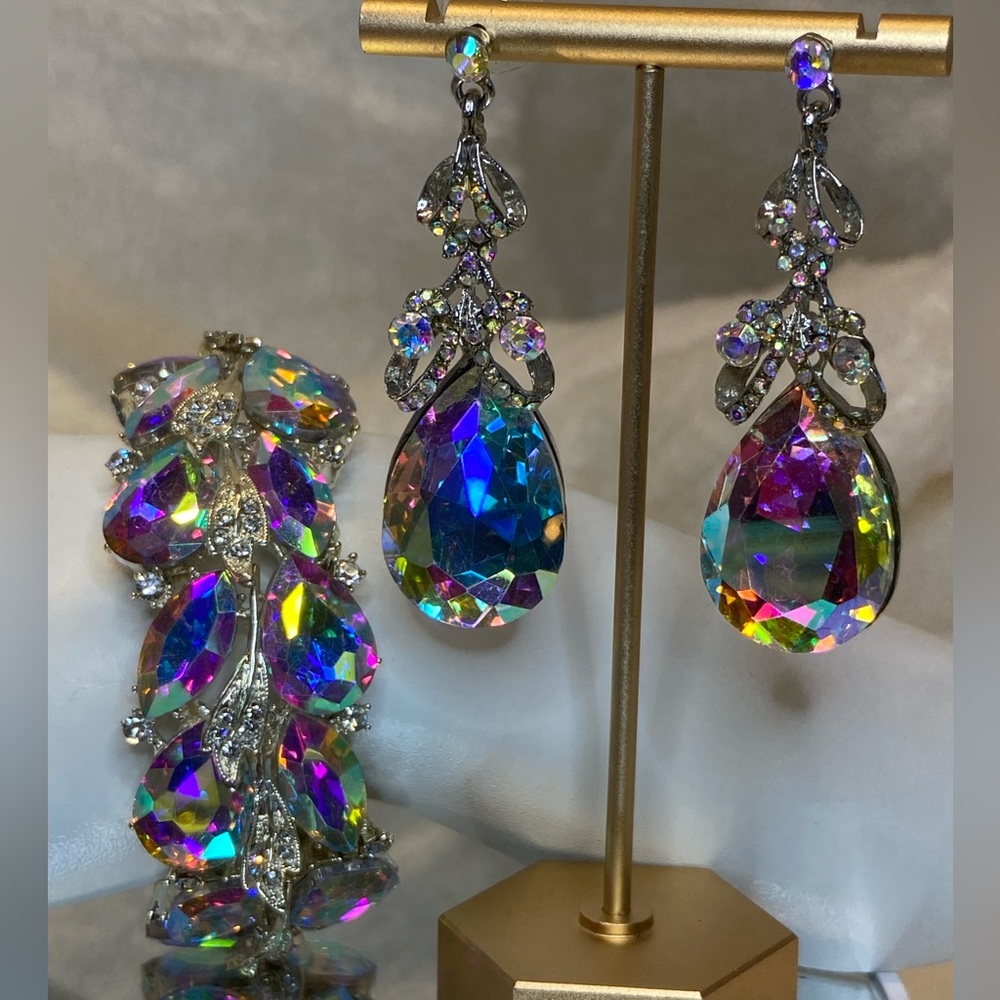 Aurora Borealis Bracelet and Earrings Set